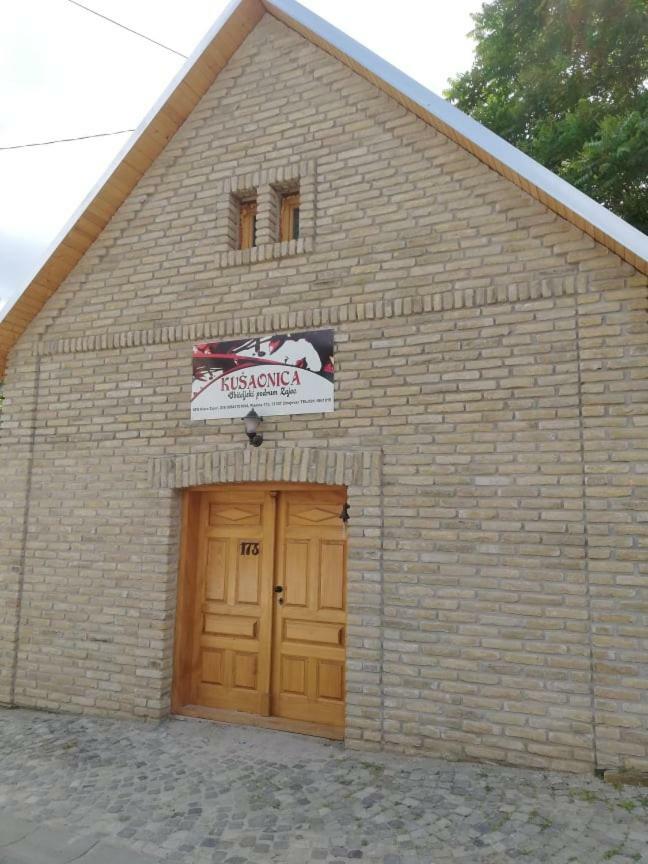 Sobe Na Vinskoj Cesti Zmajevac Apartamento Exterior foto
