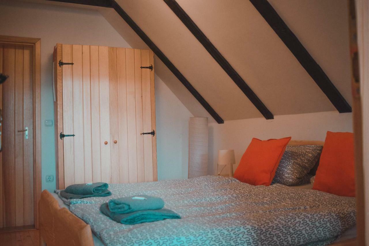Sobe Na Vinskoj Cesti Zmajevac Apartamento Exterior foto