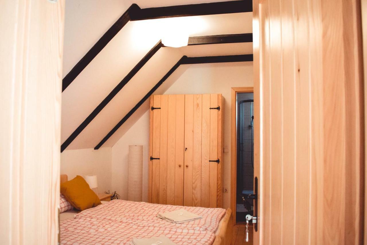 Sobe Na Vinskoj Cesti Zmajevac Apartamento Exterior foto